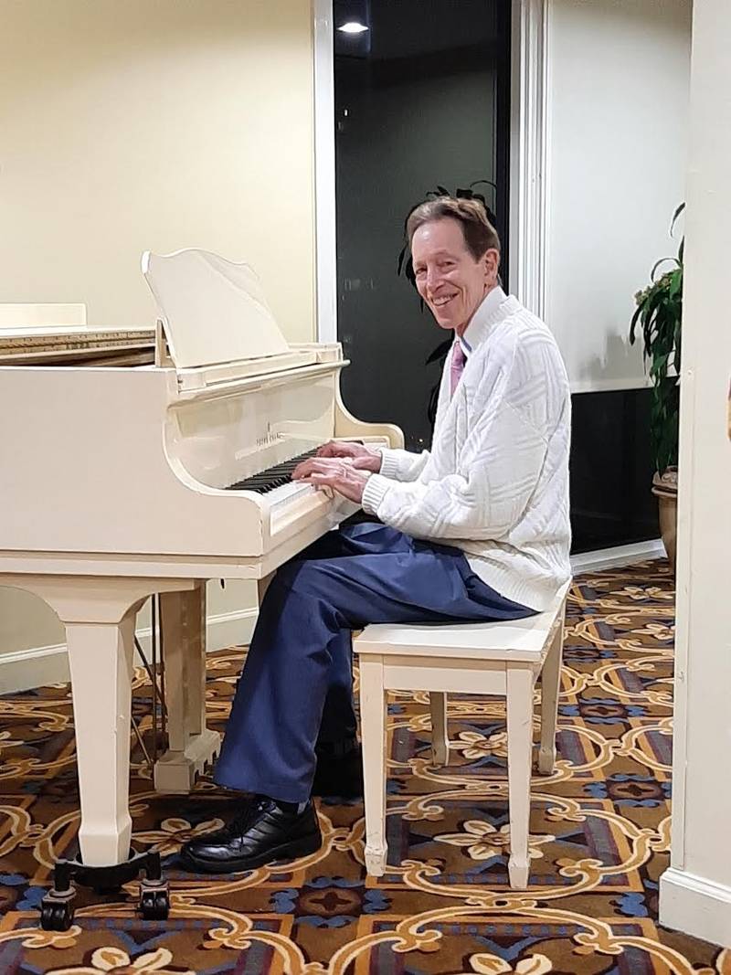 Singer/Pianist will evoke joyful memories with"pop" hits, rock n roll, jazz tunes, B'way & movie classics